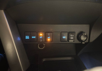 Подержанный автомобиль Toyota RAV4 2019 года (26 фото)