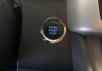 Подержанный автомобиль Toyota Highlander 2014 года (17 фото)