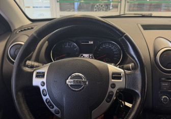 Подержанный автомобиль Nissan Qashqai 2011 года (8 фото)