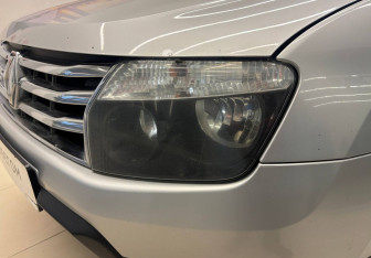 Подержанный автомобиль Renault Duster 2012 года (15 фото)