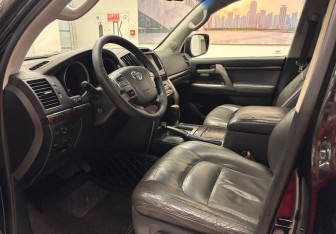 Подержанный автомобиль Toyota Land Cruiser Suv 2007 года (14 фото)