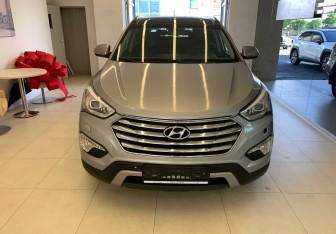 Подержанный автомобиль Hyundai Santa Fe 2013 года (2 фото)
