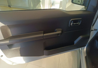 Подержанный автомобиль Suzuki Jimny 2020 года (17 фото)