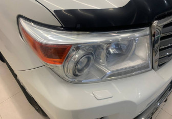 Подержанный автомобиль Toyota Land Cruiser Suv 2014 года (14 фото)