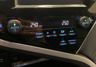 Подержанный автомобиль Toyota Camry Sedan 2019 года (24 фото)