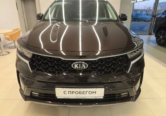 Подержанный автомобиль Kia Sorento 2021 года (2 фото)