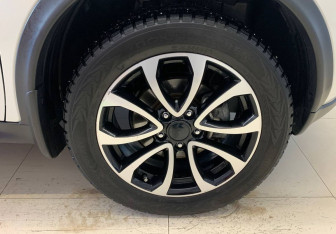 Подержанный автомобиль Nissan Juke 2017 года (16 фото)