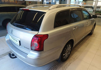 Подержанный автомобиль Toyota Avensis Wagon 2006 года (6 фото)