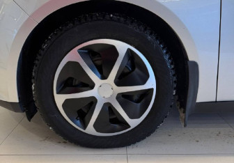 Подержанный автомобиль Ford Focus Hatchback 2013 года (15 фото)