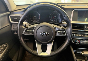 Подержанный автомобиль Kia Optima Sedan 2019 года (13 фото)