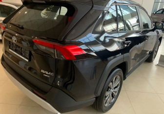 Новый Toyota RAV4 2025 (6 фото)