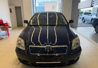 Подержанный автомобиль Toyota Avensis Liftback 2003 года (2 фото)