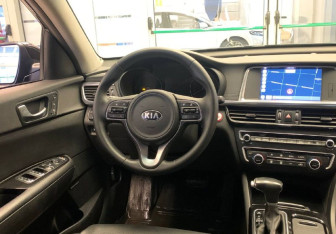 Подержанный автомобиль Kia Optima Sedan 2017 года (8 фото)