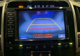 Подержанный автомобиль Toyota Land Cruiser Suv 2013 года (26 фото)