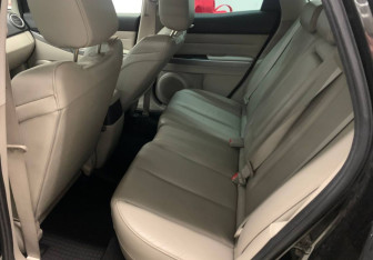 Подержанный автомобиль Mazda CX-7 2010 года (10 фото)