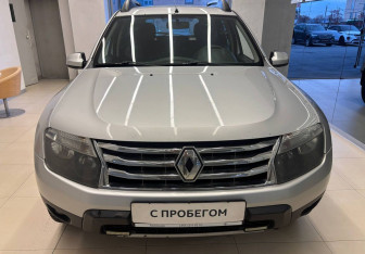Подержанный автомобиль Renault Duster 2012 года (2 фото)