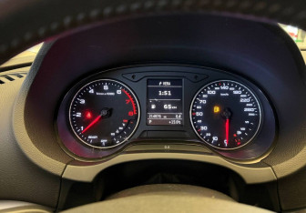 Подержанный автомобиль Audi A3 Sedan 2015 года (10 фото)