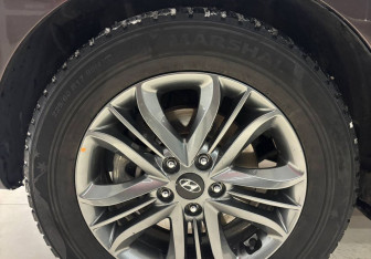 Подержанный автомобиль Hyundai ix35 2014 года (16 фото)