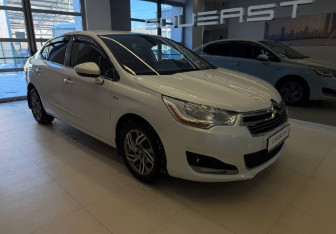 Подержанный автомобиль Citroen C4 Sedan 2014 года (3 фото)