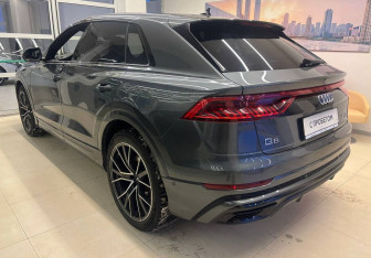 Подержанный автомобиль Audi Q8 2019 года (6 фото)