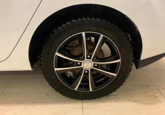 Подержанный автомобиль Ford Fiesta Sedan 2016 года (16 фото)