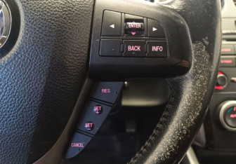 Подержанный автомобиль Mazda CX-7 2010 года (16 фото)