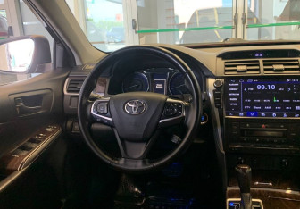 Подержанный автомобиль Toyota Camry Sedan 2016 года (8 фото)
