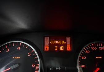 Подержанный автомобиль Renault Duster 2012 года (11 фото)