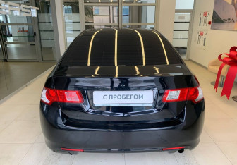 Подержанный автомобиль Honda Accord Sedan 2008 года (5 фото)