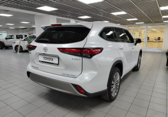 Новый Toyota Highlander 2025 (3 фото)