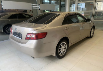 Подержанный автомобиль Toyota Camry Sedan 2007 года (4 фото)