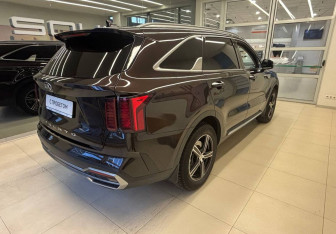 Подержанный автомобиль Kia Sorento 2021 года (4 фото)