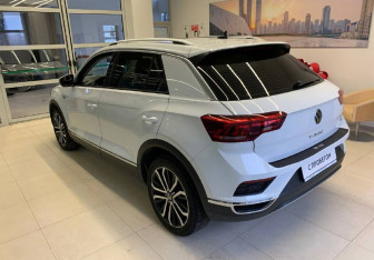 Подержанный автомобиль Volkswagen T-Roc 2020 года (6 фото)