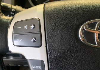 Подержанный автомобиль Toyota Land Cruiser Suv 2014 года (16 фото)