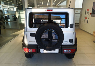 Подержанный автомобиль Suzuki Jimny 2020 года (6 фото)
