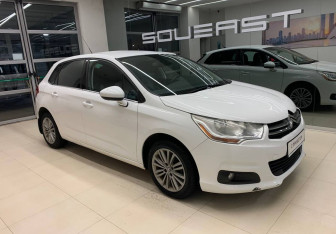 Подержанный автомобиль Citroen C4 Hatchback 2012 года (3 фото)