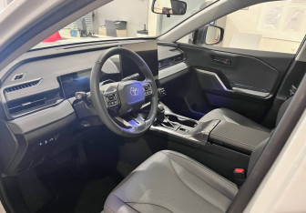 Новый Toyota RAV4 2025 (7 фото)