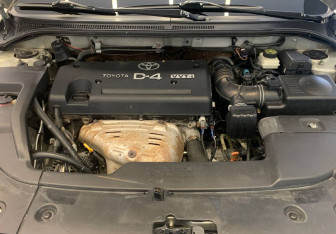 Подержанный автомобиль Toyota Avensis Sedan 2007 года (7 фото)