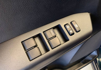 Подержанный автомобиль Toyota RAV4 2019 года (16 фото)