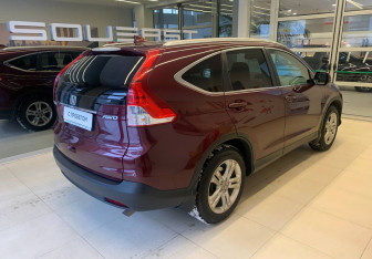 Подержанный автомобиль Honda CR-V 2014 года (4 фото)