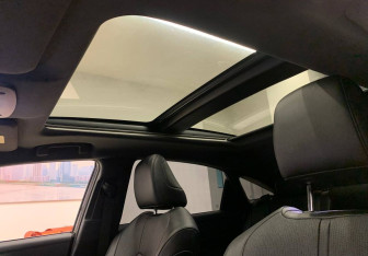 Подержанный автомобиль Toyota Avalon 2022 года (19 фото)