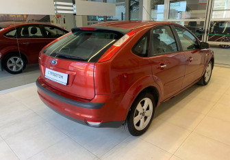 Подержанный автомобиль Ford Focus Hatchback 2007 года (4 фото)