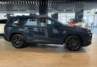 Новый Toyota RAV4 2025 (5 фото)