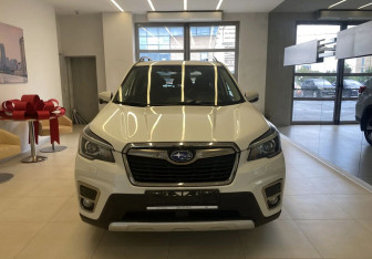 Подержанный автомобиль Subaru Forester Suv 2018 года (2 фото)