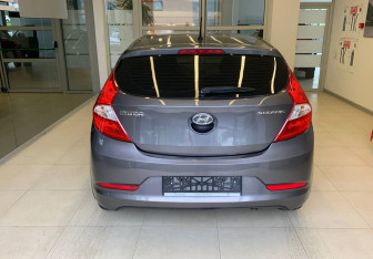 Подержанный автомобиль Hyundai Solaris Hatchback 2015 года (5 фото)