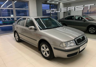 Подержанный автомобиль Skoda Octavia Liftback 2008 года (3 фото)