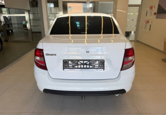 Подержанный автомобиль LADA (ВАЗ) Granta Sedan 2023 года (5 фото)