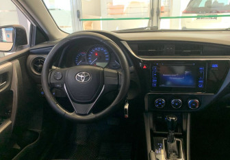 Подержанный автомобиль Toyota Corolla Sedan 2016 года (8 фото)