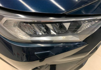 Подержанный автомобиль Toyota RAV4 2020 года (15 фото)