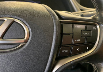 Подержанный автомобиль Lexus ES 2018 года (19 фото)